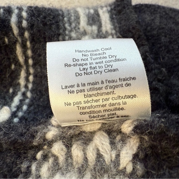 Aritzia TNA Cowichan Y2K wool sweater charcoal - Picture 7 of 11